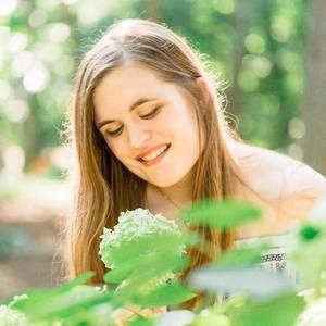 Meet your Posher, Caroline